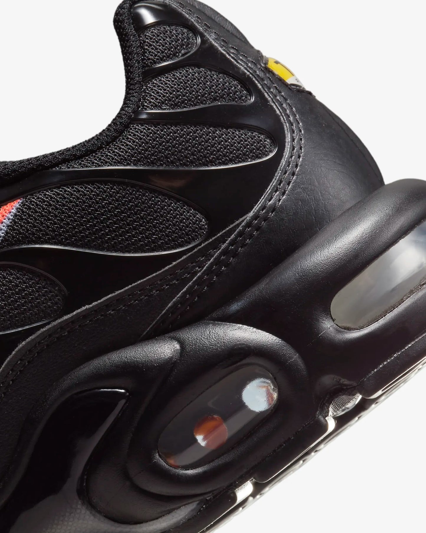 Nike Air Max Plus "Black and Red" Nike